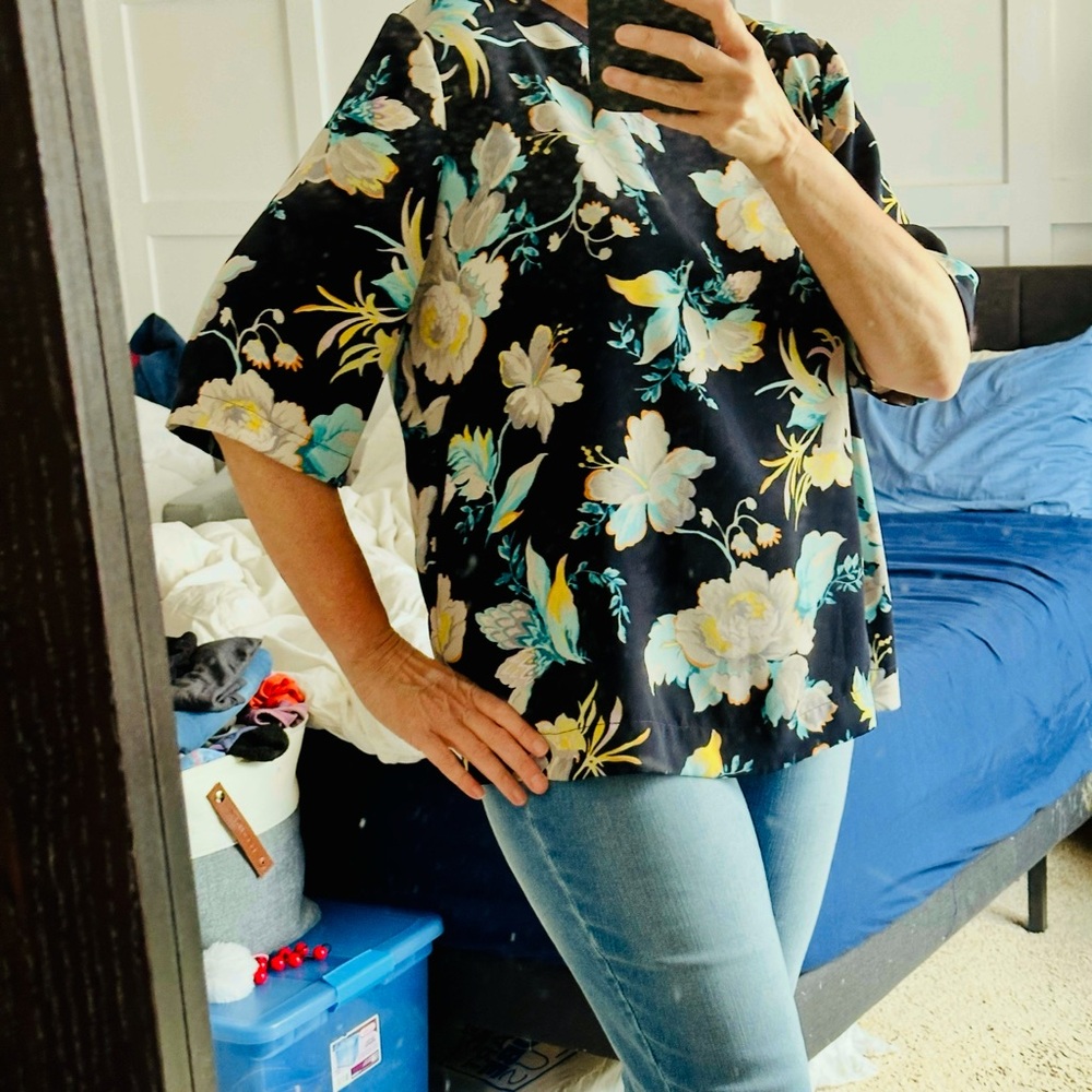 Ann Taylor Bold floral Women's Top